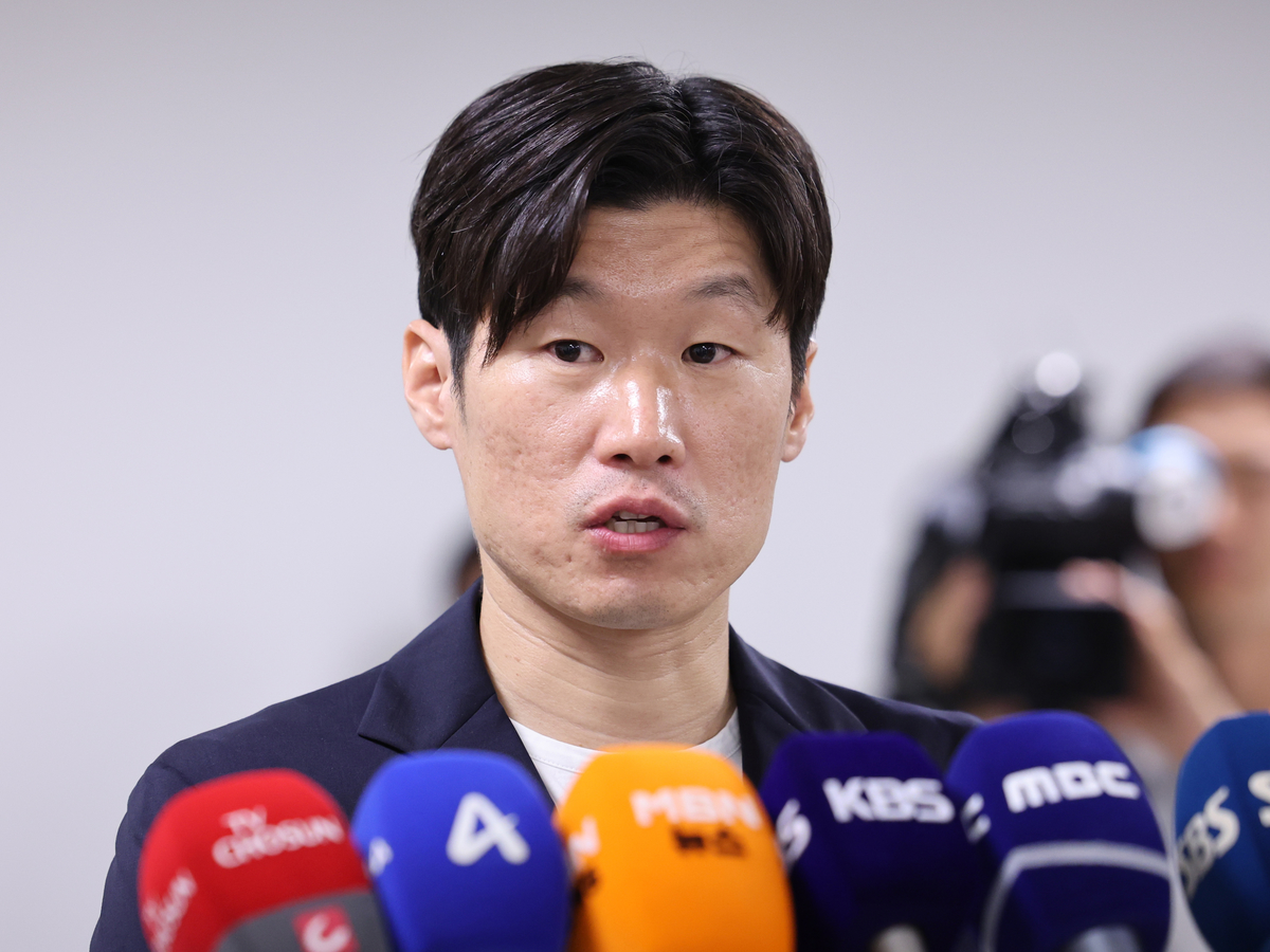 박지성, “박지성이 뭘 안다고” 비판한 전북축구협회장에 일침... “위치에 안 맞는 언행”