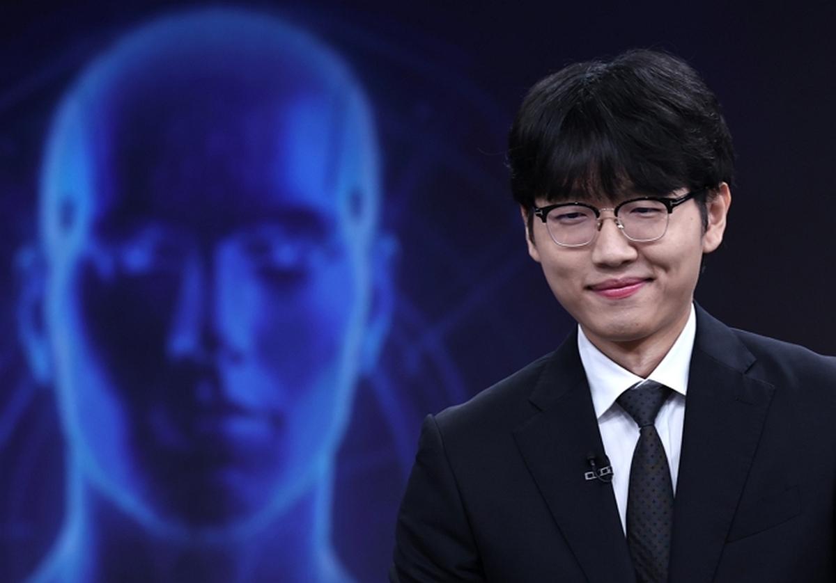 2점 깔고 1승 1패... 신진서, 최강 AI 카타고 상대로 역사적 역전승 도전
