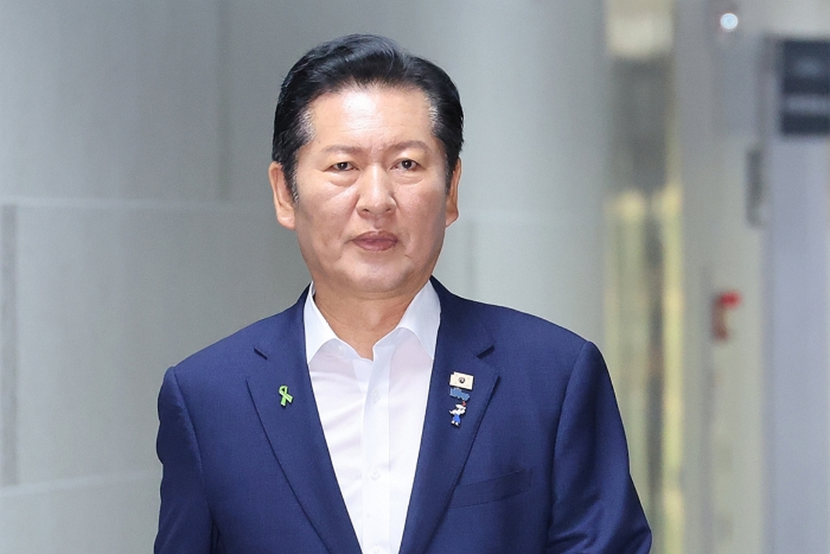 “때리면 맞겠다” 발언 직후... 정청래 타고 있던 차량 외부 공격받았다