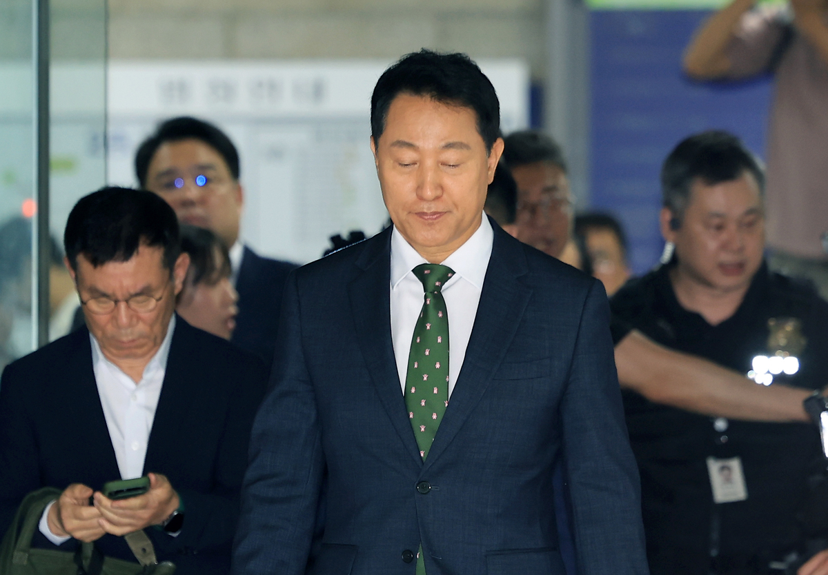 origin_법원나서는오세훈시장.jpg