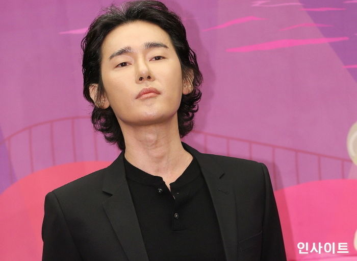 허지웅 또 유시민 저격 “젊을 때 노인 조롱, 늙어서 청년 뭉개는 자는 대개 속이 좁아”