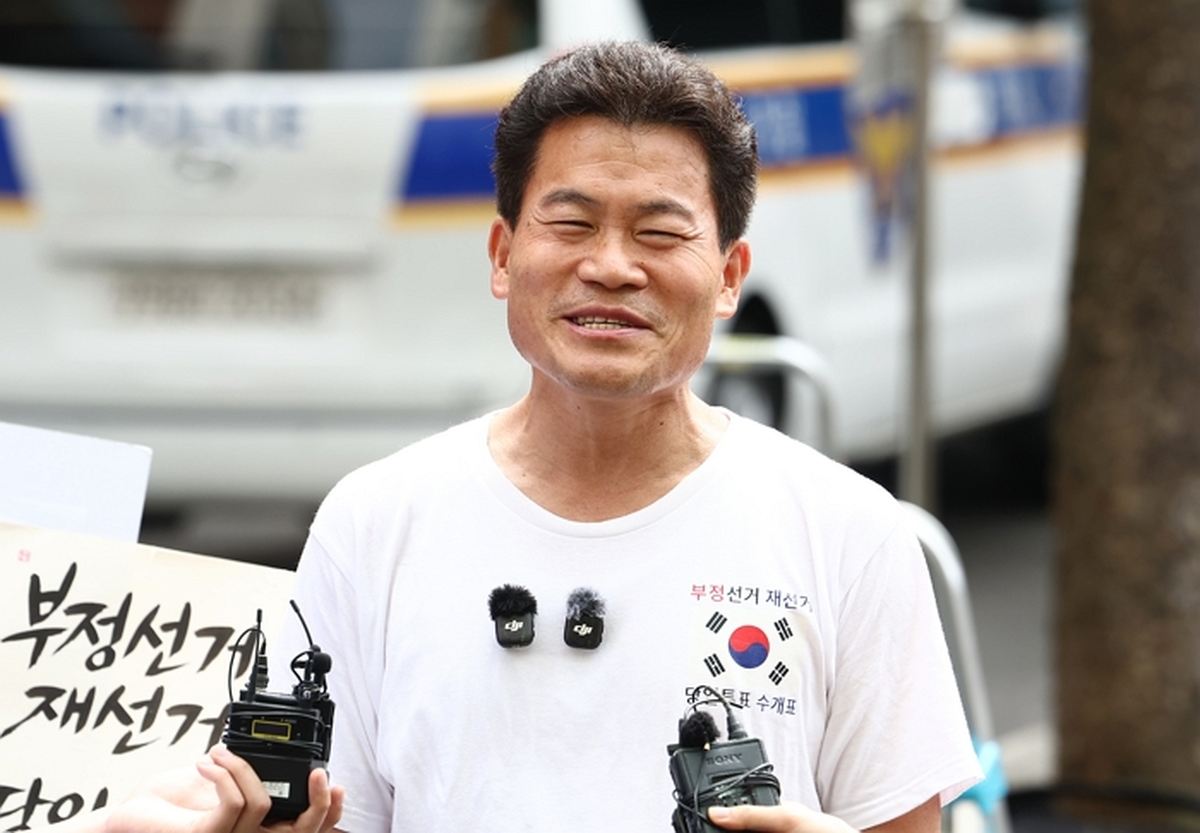 origin_李대통령허위사실유포혐의관련입장밝히는전한길.jpg