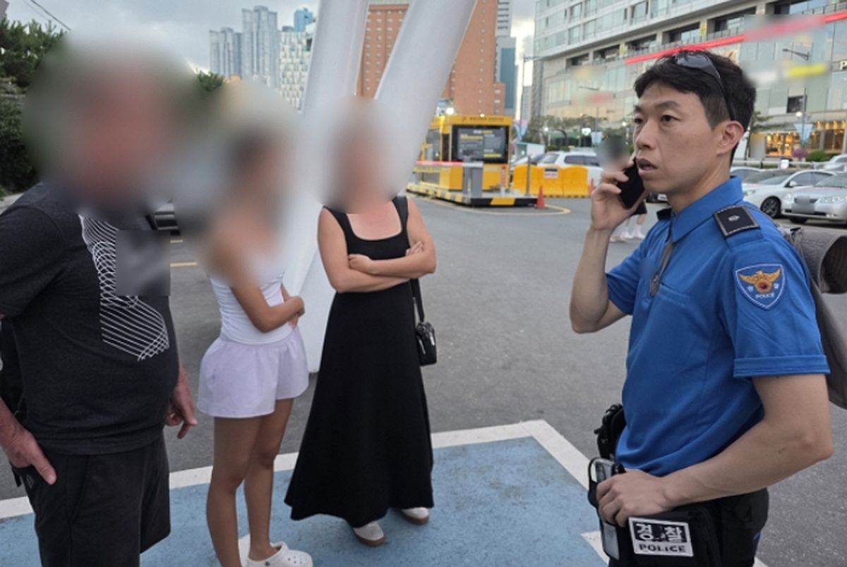 “한국 경찰 책임감에 감동”... 해운대서 550만원 분실물 되찾은 미국인 관광객