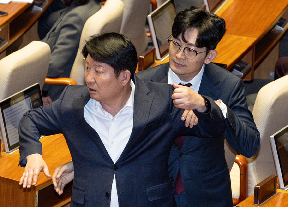 정점식 멱살 잡은 권영진 “이유 불문 무조건 제 잘못”