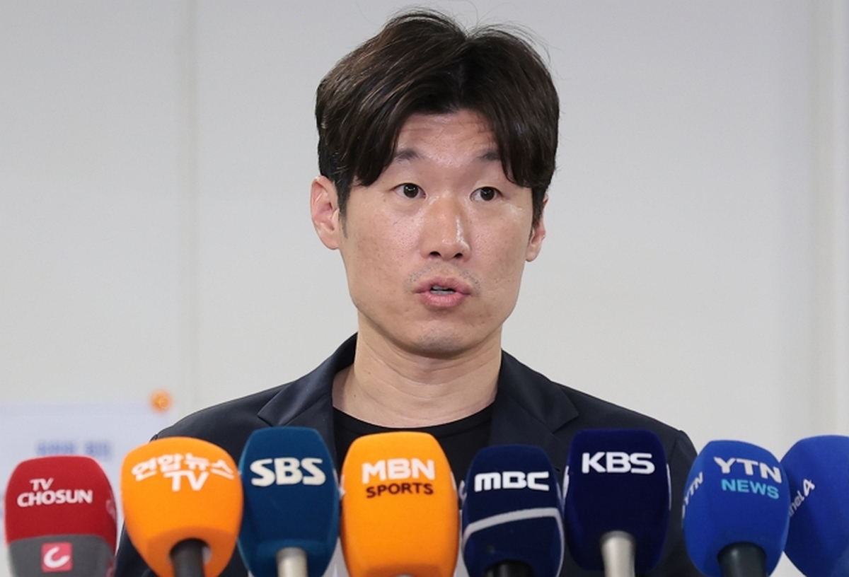 origin_K축구혁신위4차회의마친박지성.jpg