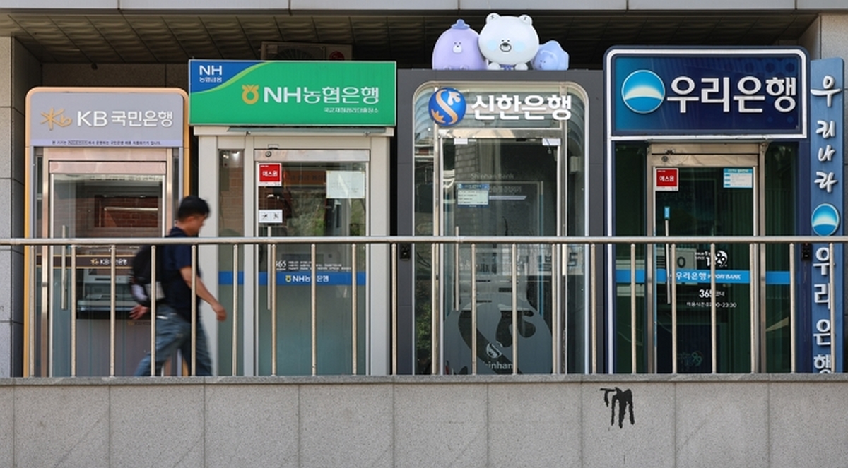 origin_고삐풀린은행가계대출…5대은행총량80소진.jpg