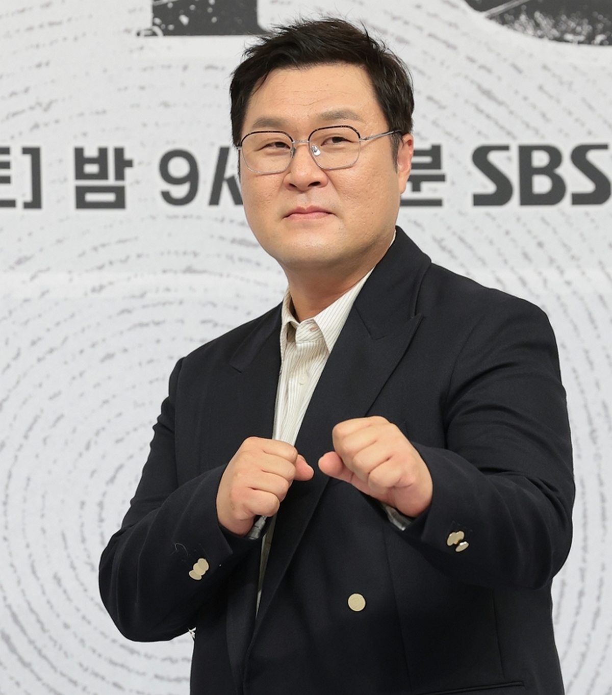 origin_윤경호액션도잘하는남자.jpg