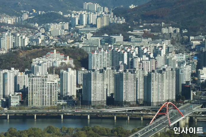 서울 아파트 '상위 1%' 매매 가격 어느 정도인가 봤더니... 최소 46 ...