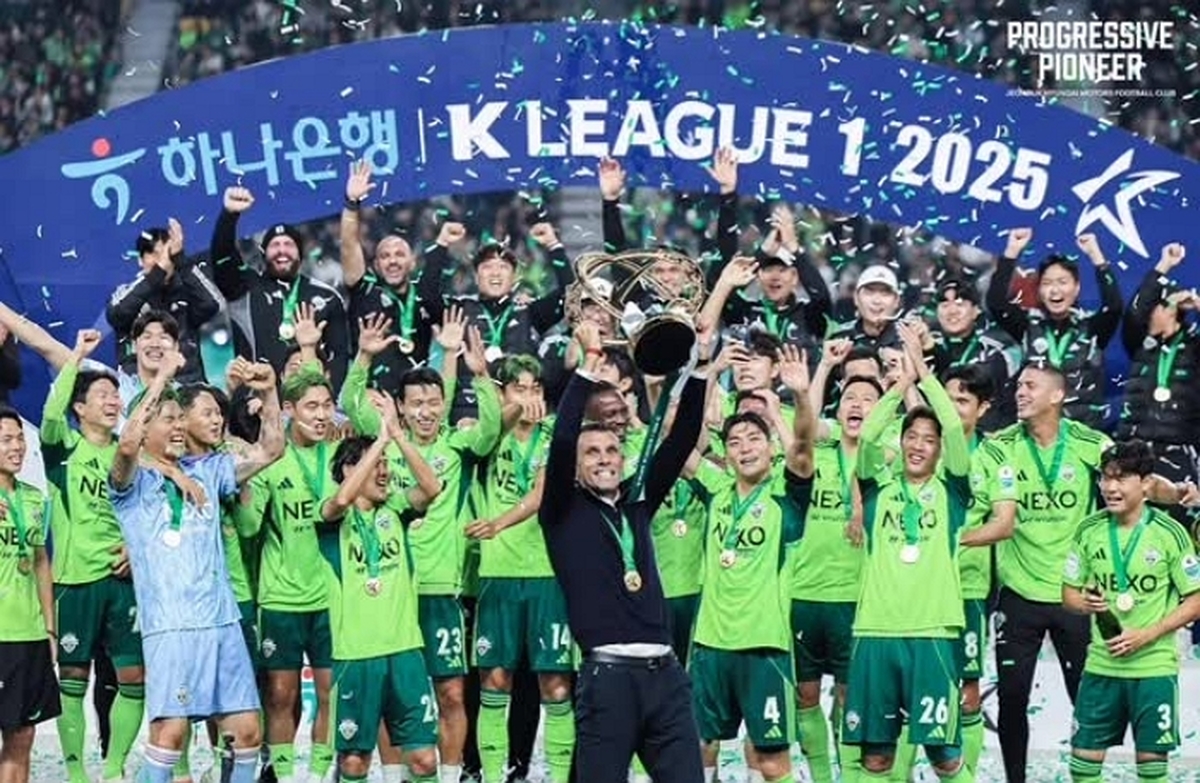 “임시직도 괜찮다”... 전북 우승 이끈 거스 포옛 감독, 한국 대표팀 사령탑에 다시 러브콜