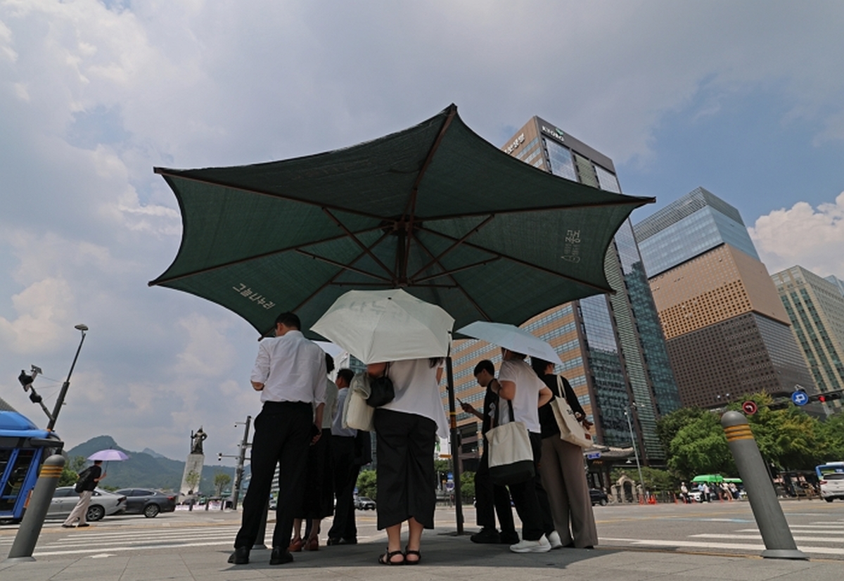 “40도 육박” 전국 찜통더위, 광주·대구 39도 ‘폭염중대경보’