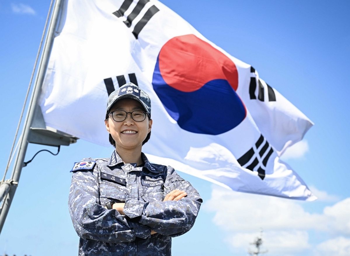 ‘독도함’ 첫 여군 함장으로 임명된 배선영 대령, 해군 70년 역사 새로 썼다