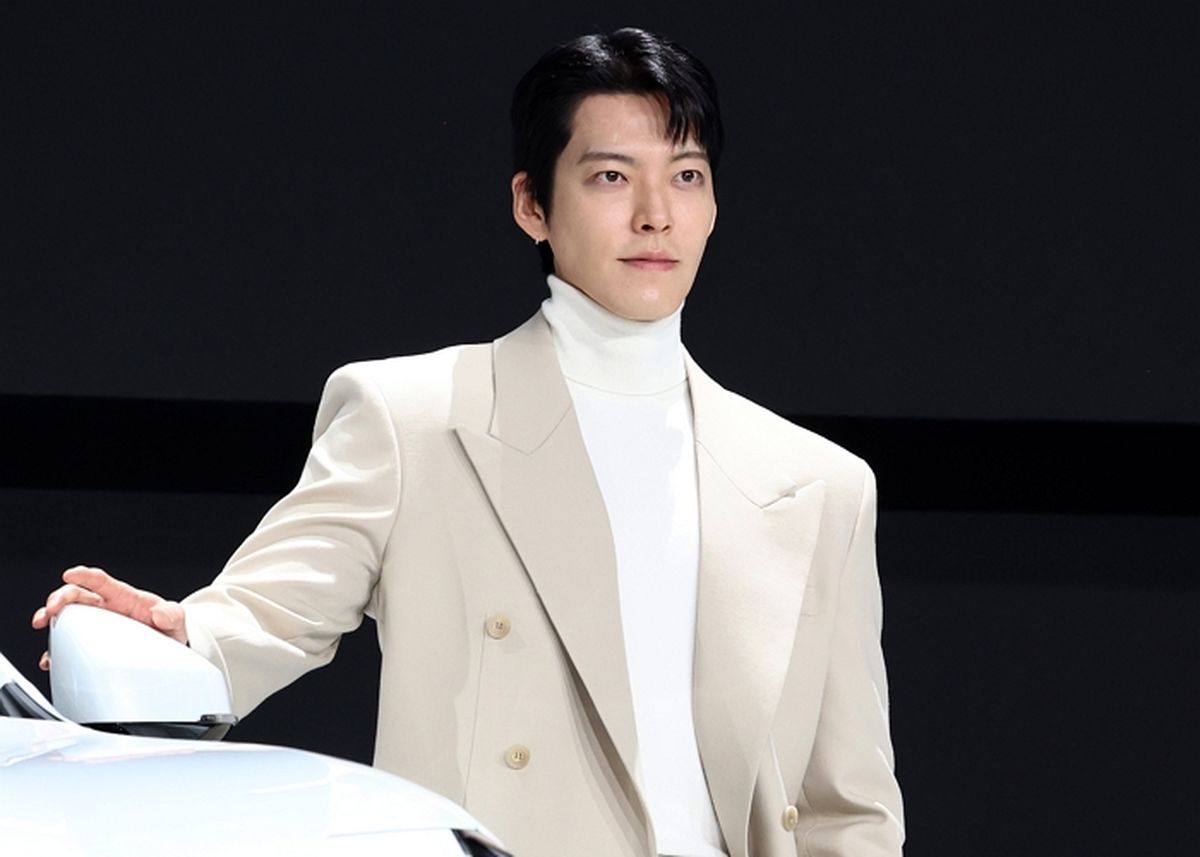 김우빈, 고교 야구부 감독됐다... tvN ‘기프트’로 안방 극장 복귀
