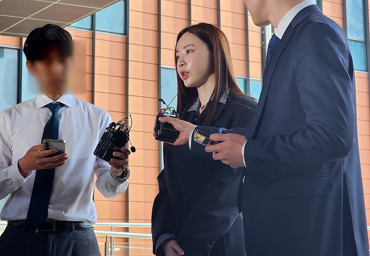 origin_취재진질문에답하는양정원.jpg