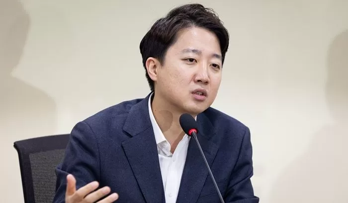 이준석 vs 전한길 '부정선거 토론' 결국 무산... TV조선 측이 밝힌 ...