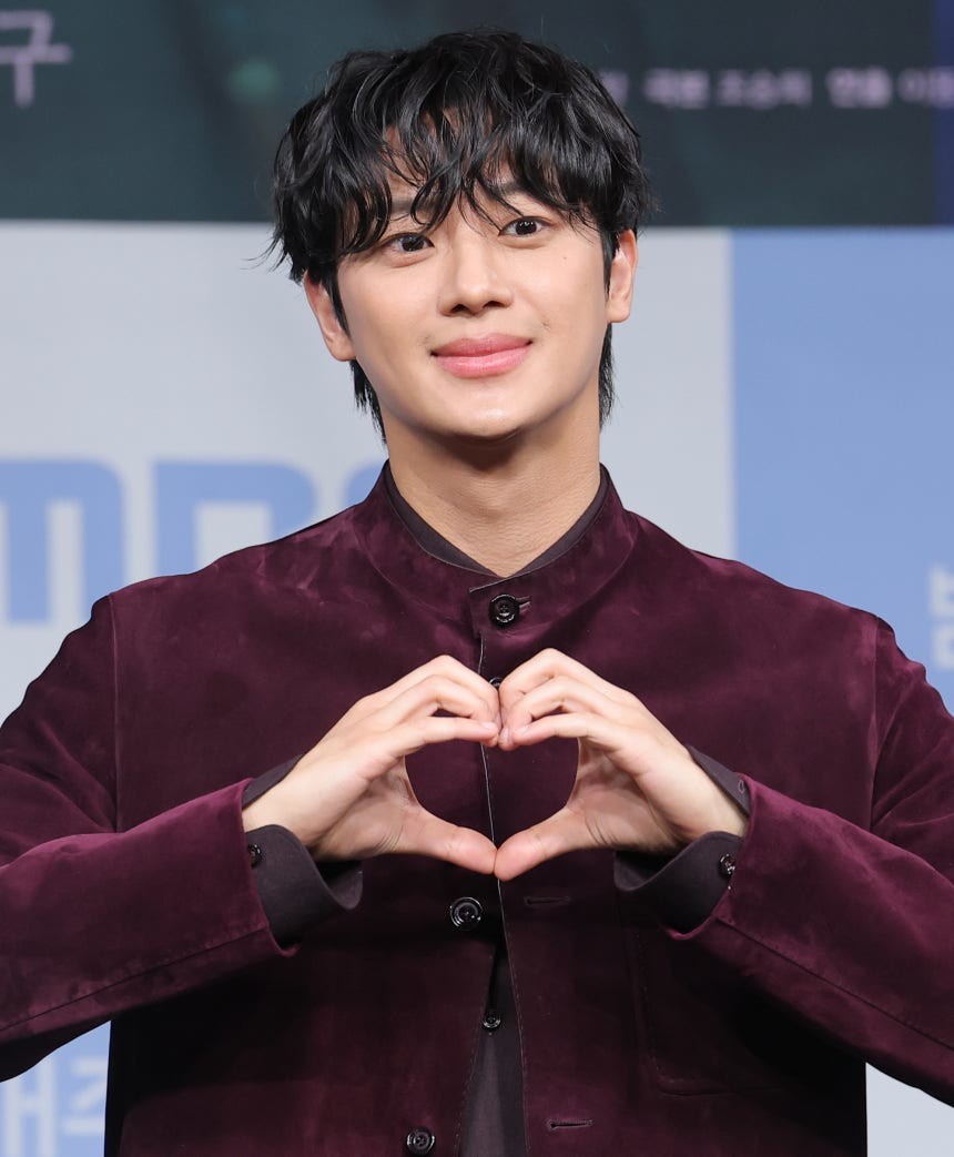 ‘사랑의 불시착 ’ 배우 이신영, 손 편지로 뒤늦은 군 입대 고백