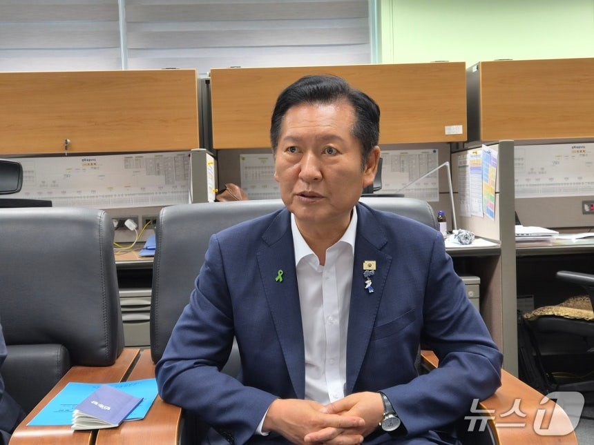 정청래, 김민석 ‘반분신’ 주장에 분노... “당원 상처 입히는 진흙탕 싸움 됐다”