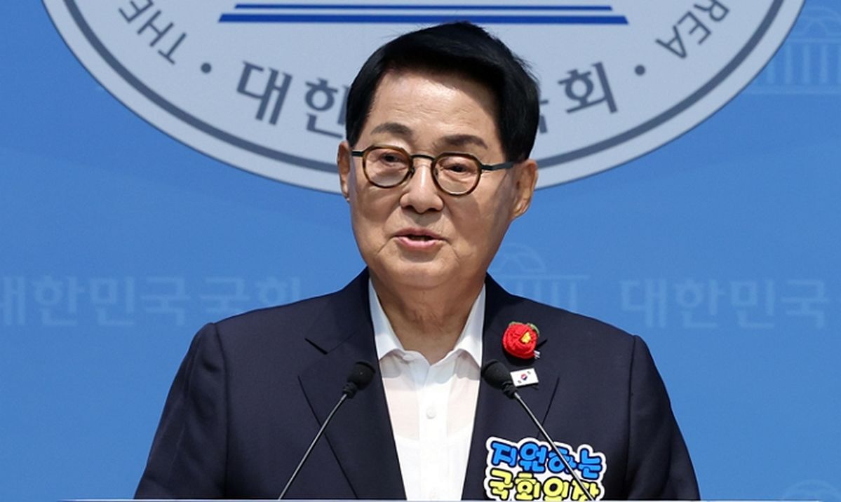 박지원 “황희, ‘폐버스 청년 주택’으로 청년 자극... 해프닝으로 넘길 일 아니다”