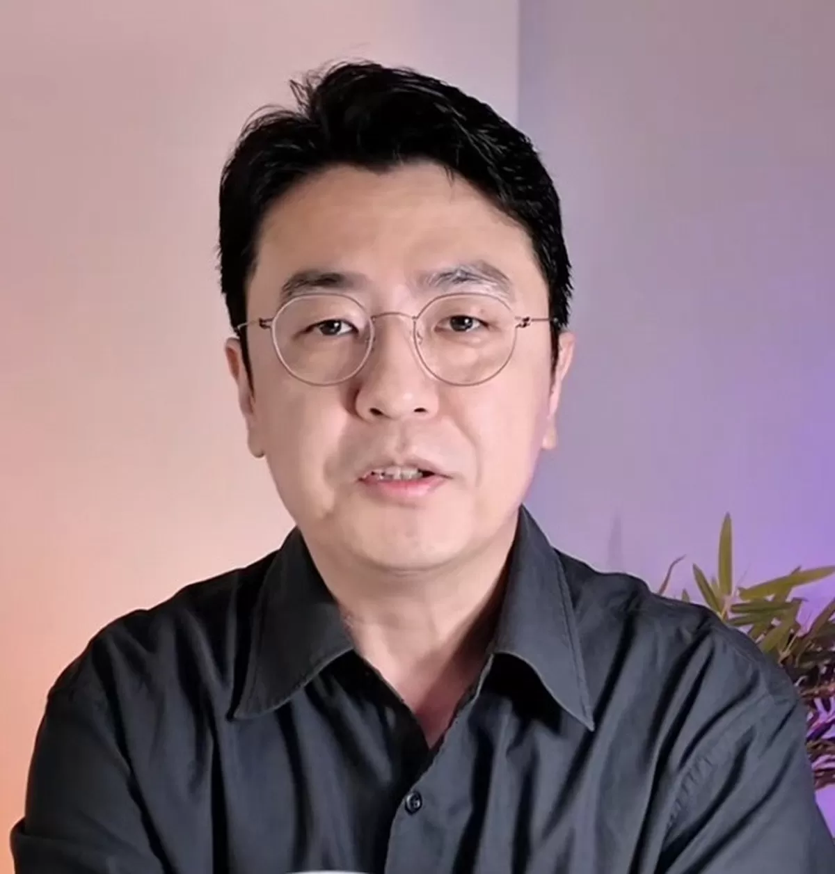 박지윤과 이혼 최동석, 2달 전 아이들 보내고...혼자 남은 제주 집서 한숨