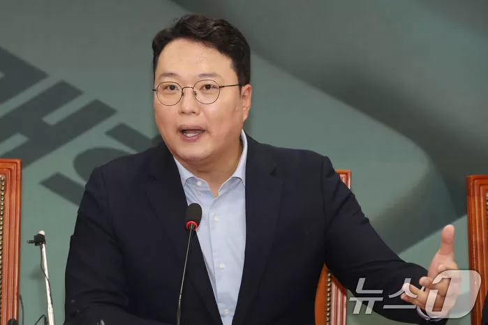 천하람 “국군의날 연습 장병 2명 중상... 국방부, 대통령 병정놀음에만 ...