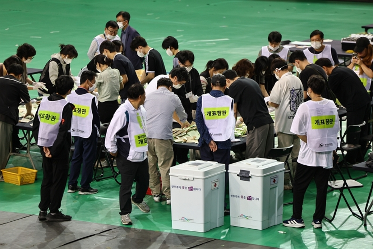 origin_송파선관위거소투표자77배뻥튀기보고…합수본실무자입건.jpg