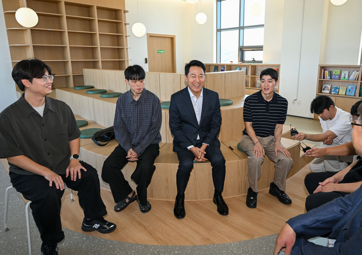 origin_청년안심주택입주청년들만난오세훈시장.jpg