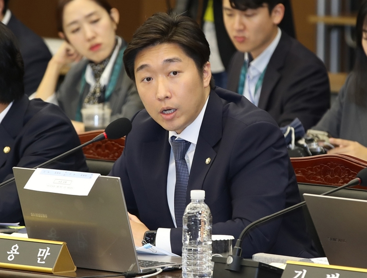 김구 증손자 김용만, '증조부 친일 논란' 하영에 