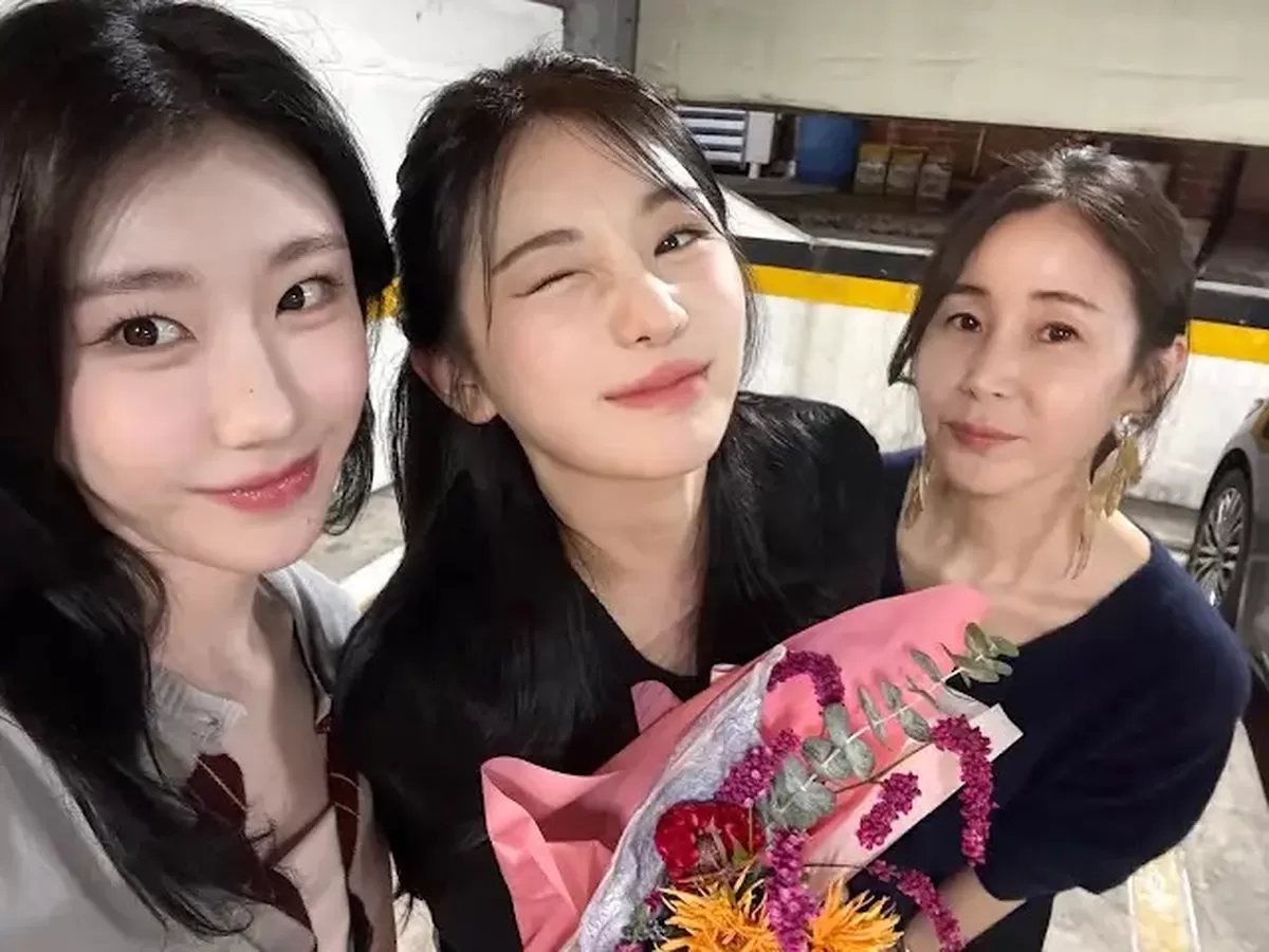 채령이 울컥했던 이유가... 이채연·채령 모친이 직접 밝힌 암 투병 근황