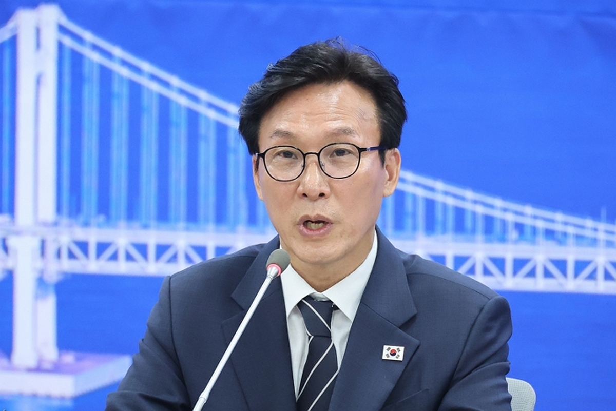 origin_부산최고위원회의발언하는김민석.jpg