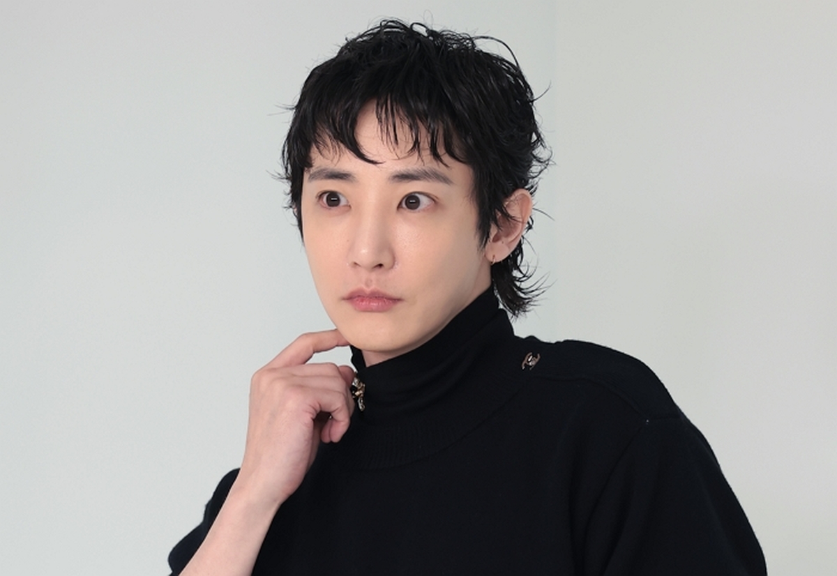 origin_이수혁자체발광.jpg