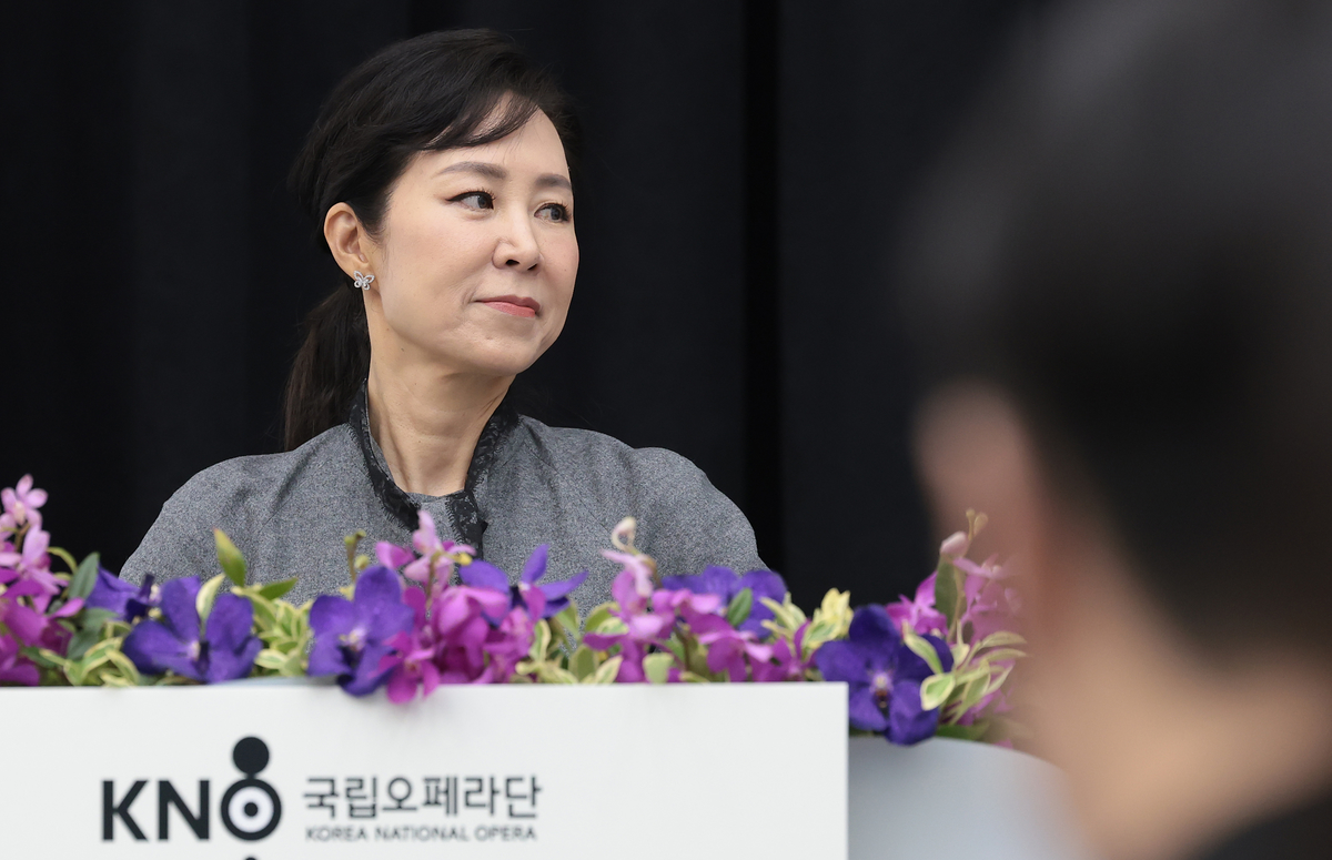 origin_취재진질문듣는박혜진신임단장.jpg