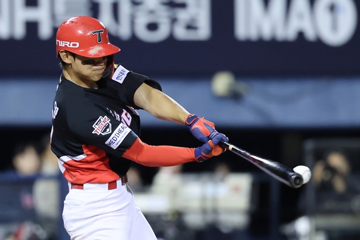 KIA 김도영, 135m 대형포로 38호 폭발... 이승엽의 ‘최연소 40홈런’ 기록 넘본다