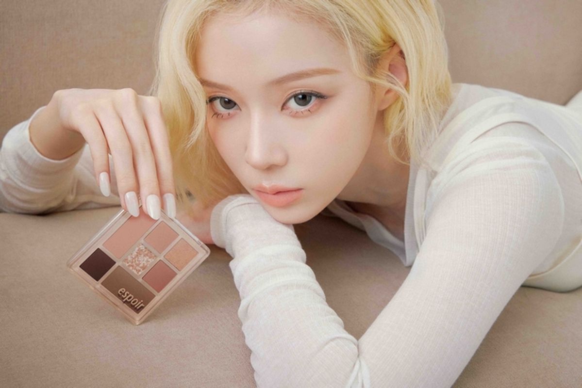 강렬함 빼고 성숙미 더했다... 에스파 윈터, 저채도 메이크업으로 완성한 가을 화보
