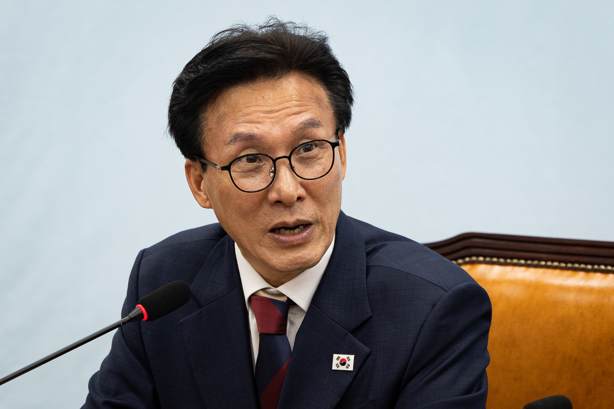 origin_인사말하는김민석더불어민주당대표.jpg
