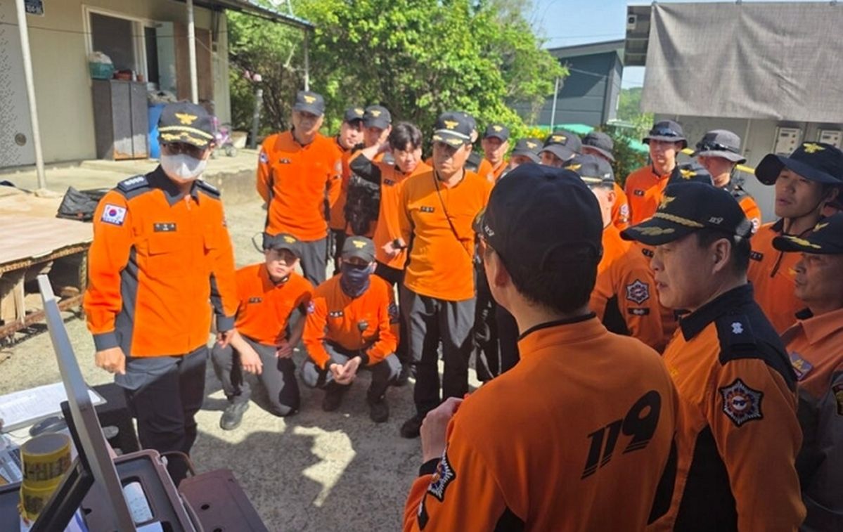 “퇴근길에도 눈 못 뗐다”... 밤샘 수색 마친 후 돌아가던 길에 실종자 발견한 소방관