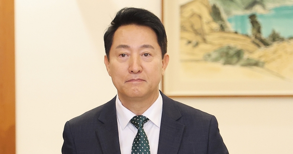origin_중앙지방협력회의참석하는오세훈서울시장.jpg