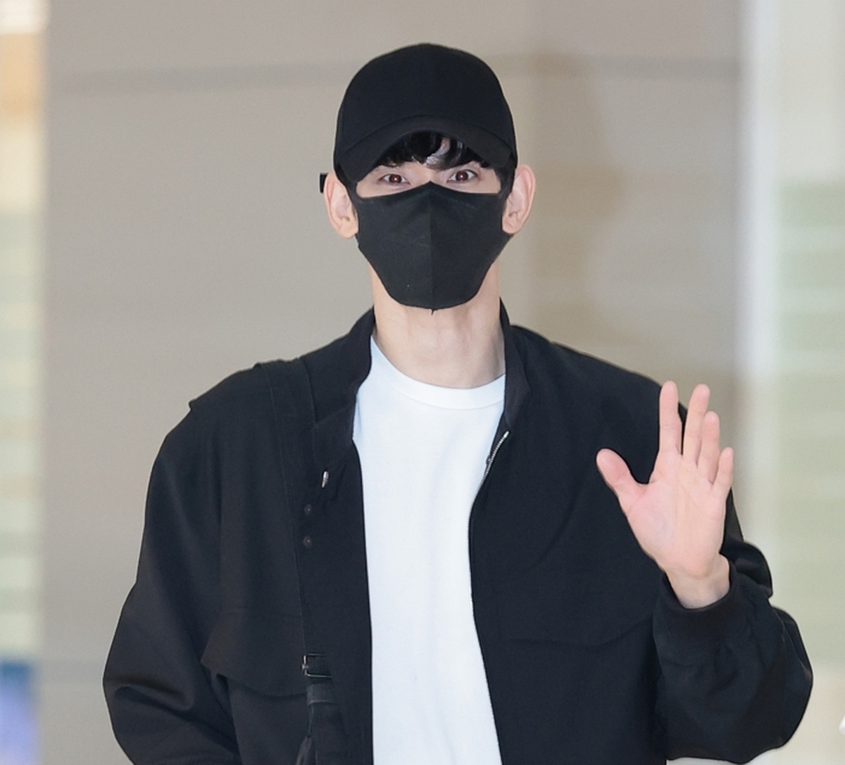 origin_김수현자카르타일정마치고귀국.jpg