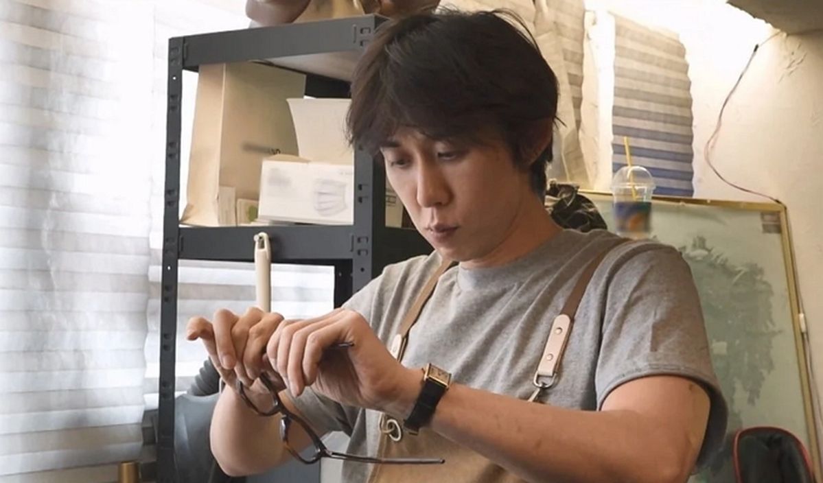 코쿤, 8년 열애 끝내고 홀로 찾은 일상... 안경 제작 열중