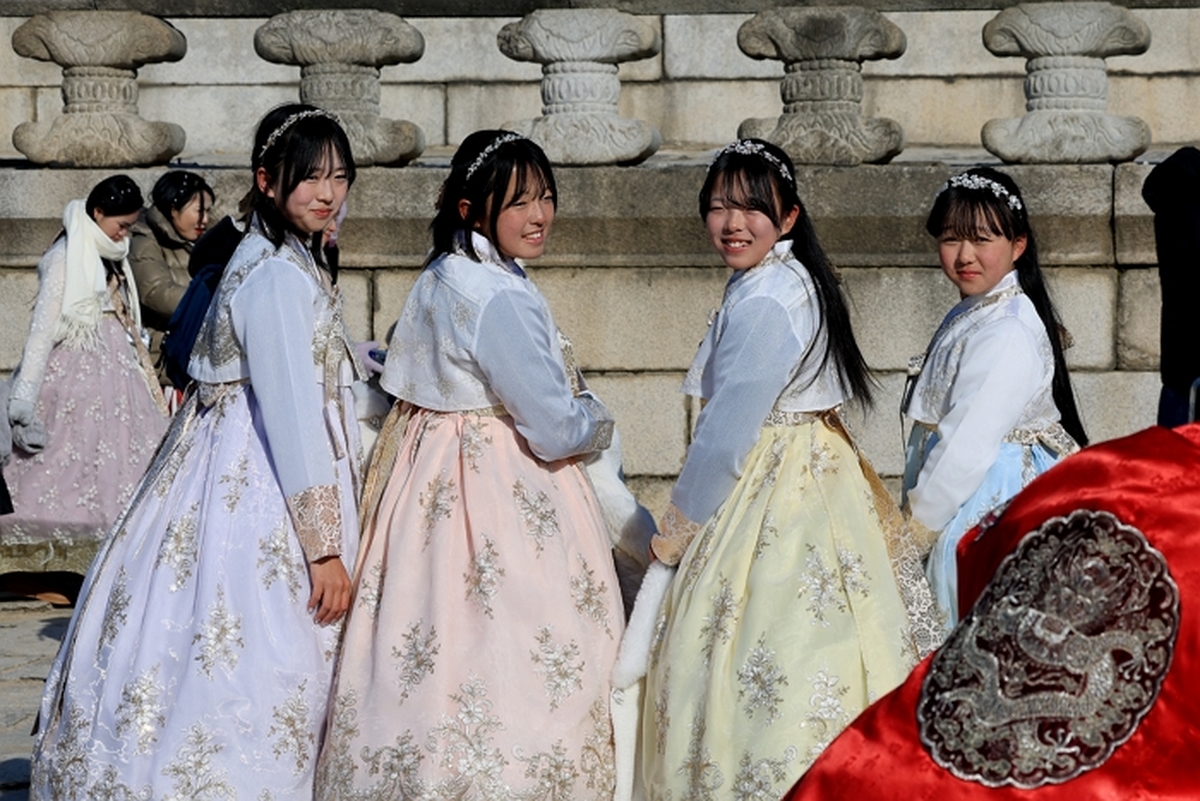origin_한복입고경복궁방문한일본인관광객.jpg