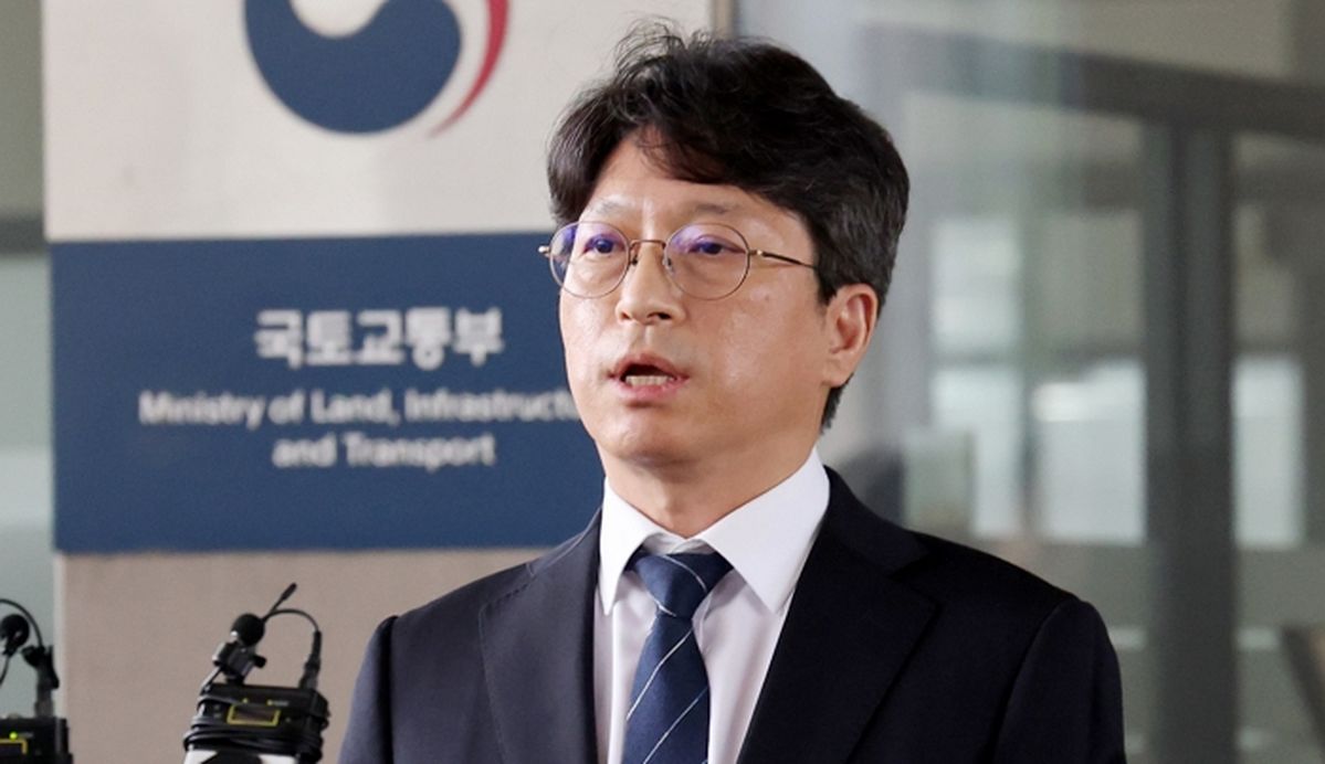 홍지선 국토부 장관 후보자 첫 출근... “선호 입지에 청년·신혼 주택 신속 공급”