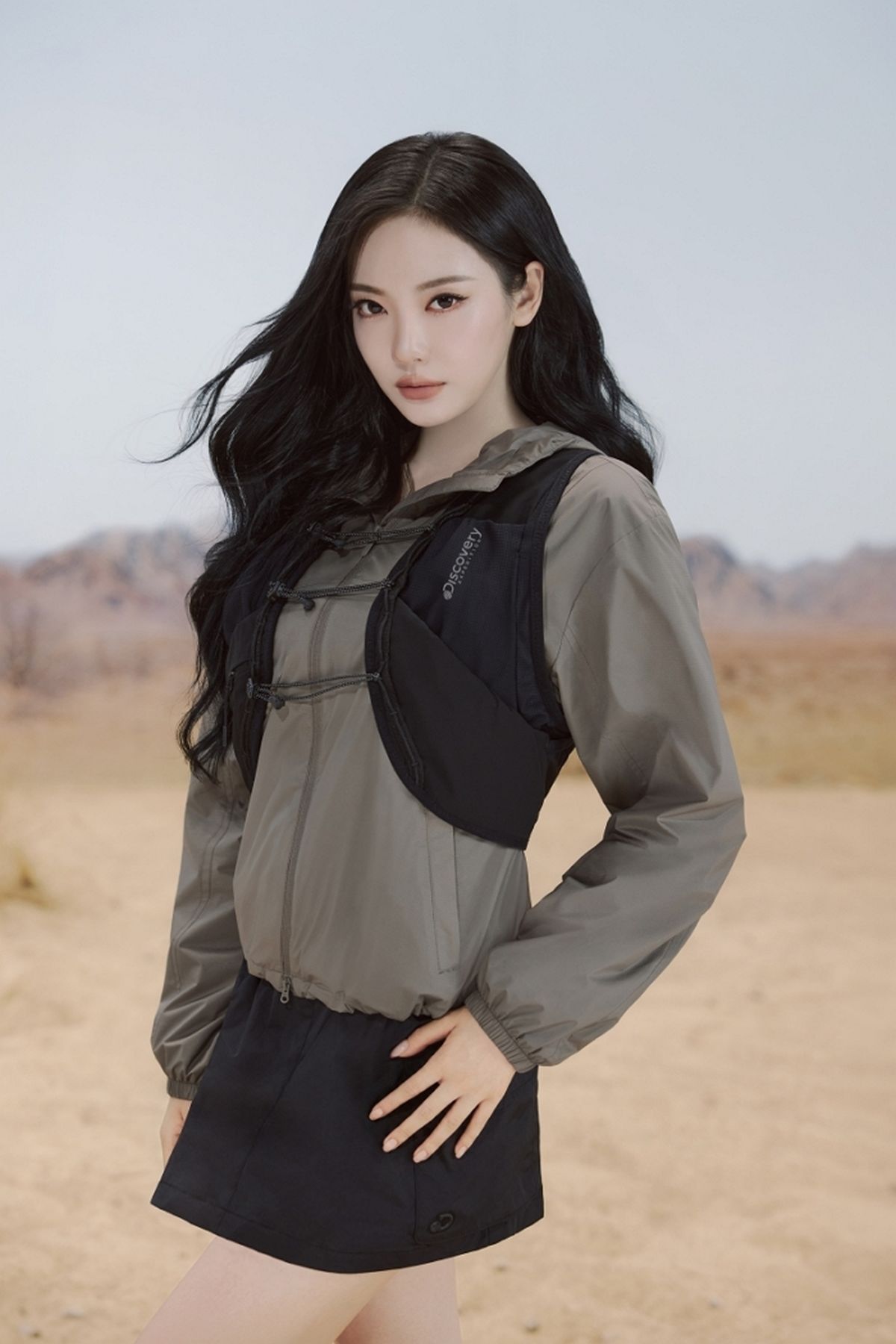 바람막이부터 크롭 패딩까지... 에스파 닝닝이 선택한 디스커버리 가을 아우터 3종