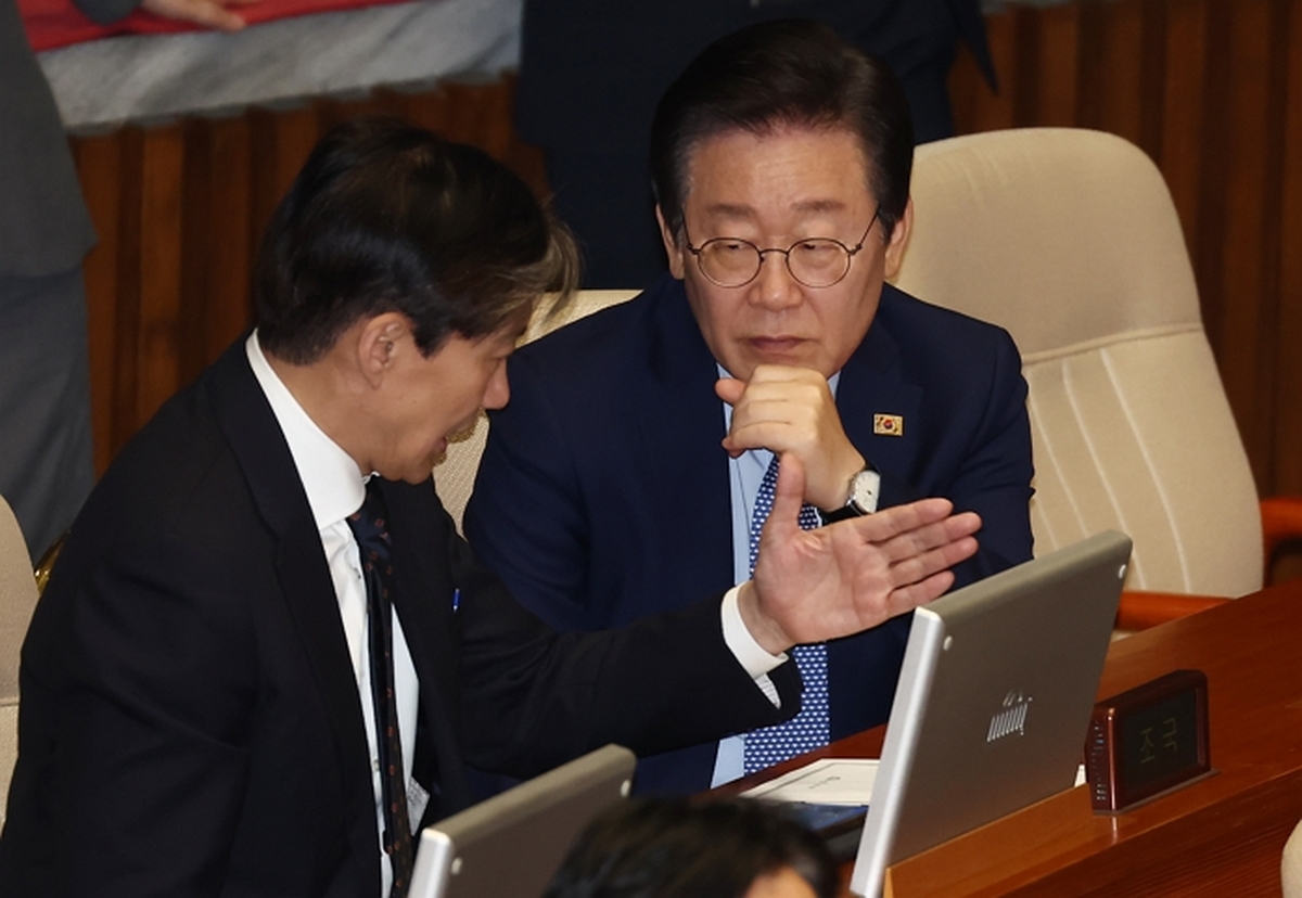 조국 “李 2심 유죄 확률 높다”... 민주당 “우군 잊었나” 정면 반발