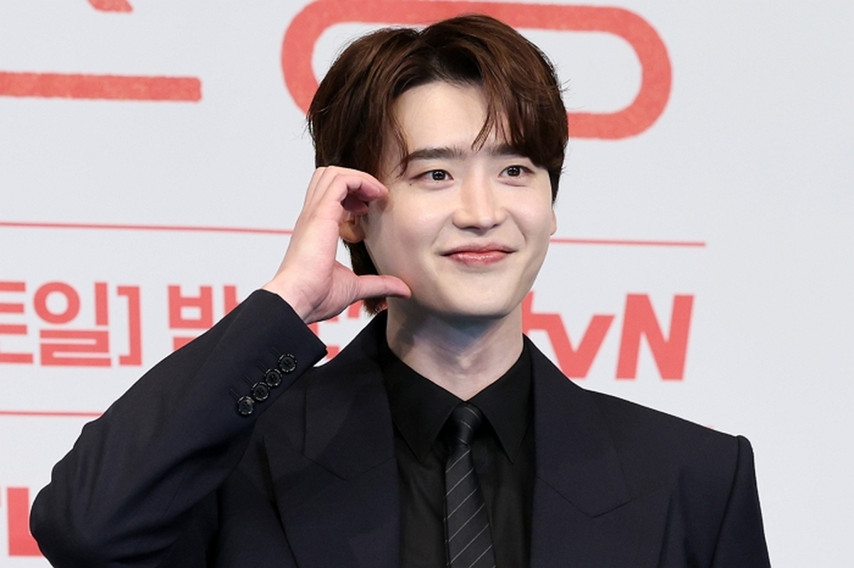 origin_이종석볼하트귀엽게.jpg