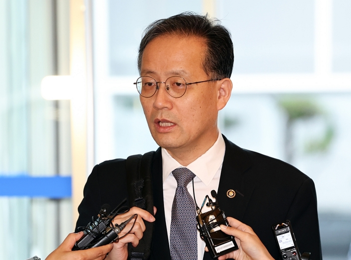 origin_인사청문회사무실출근하는이형일부총리후보.jpg
