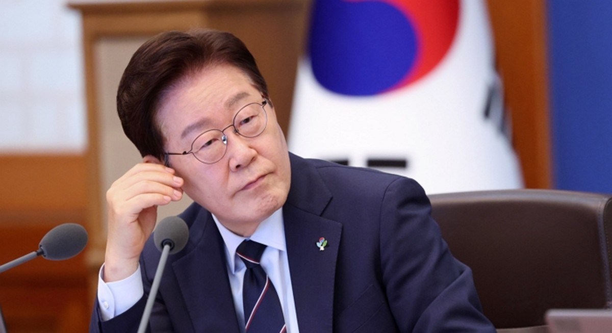 李대통령 지지율 47.7%... 정부 출범 후 첫 50%대 붕괴