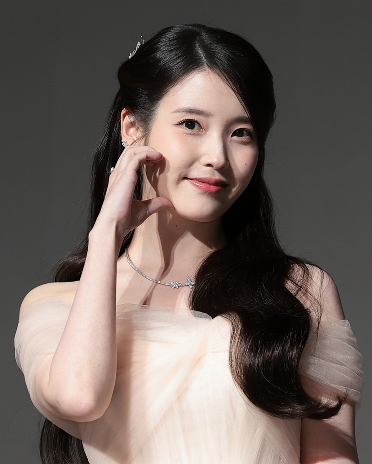 origin_21세기대군부인아이유.jpg