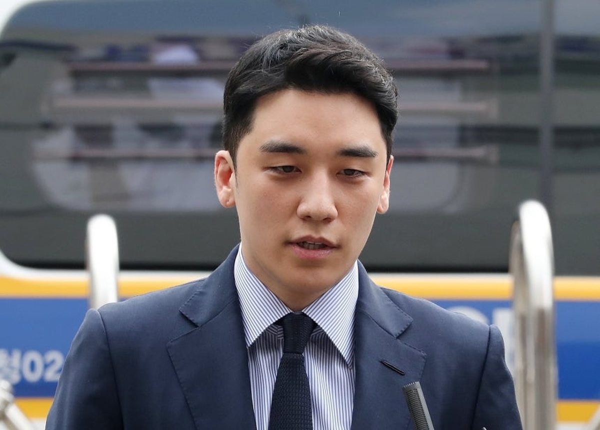 빅뱅 출신 승리, 식당서 동석자 특수폭행 혐의 피소