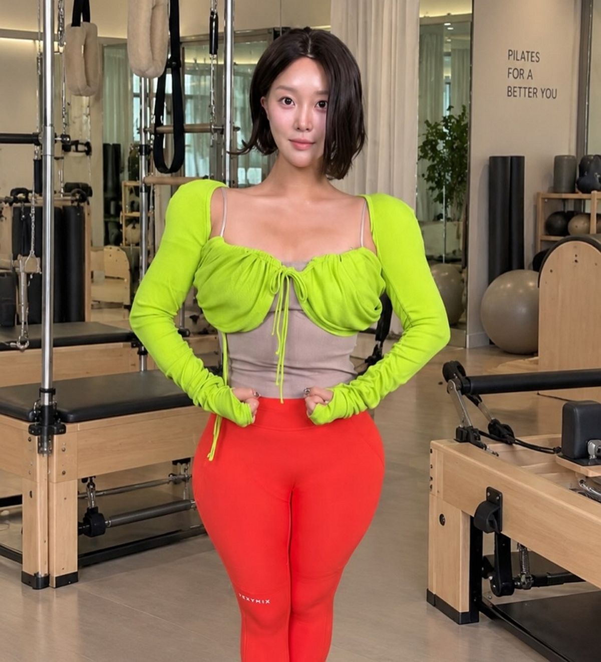 랄랄, 약 없이 10kg 감량하더니 ‘필테 강사’까지... ‘골반뽕’ 논란에 폭소