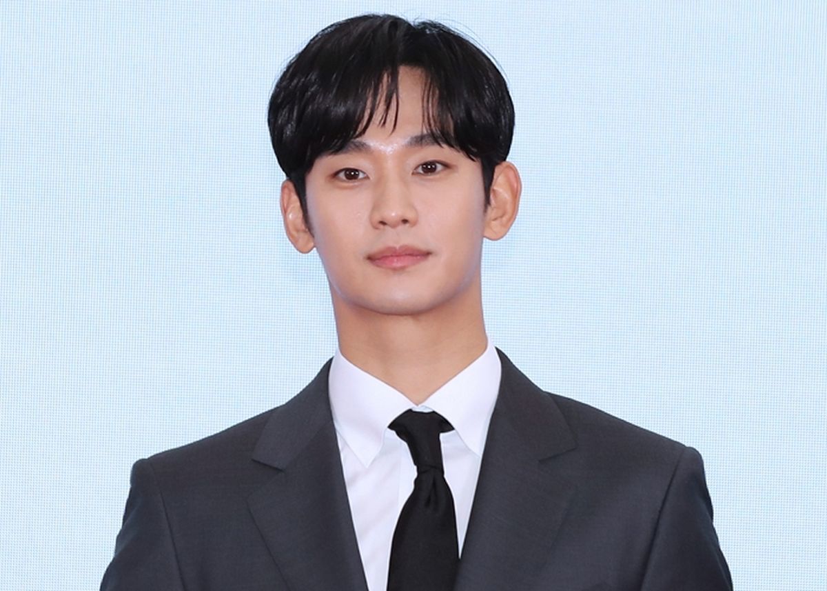 김수현, 5.7억 광고계약금 반환 안 해도 된다... 스위스 시계 브랜드에 ‘승소’ 확정