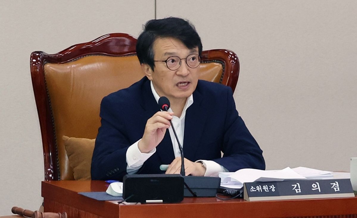김의겸 “이슬만 먹고 사는 분 고를 수 없어” 김승원 후보자 두둔
