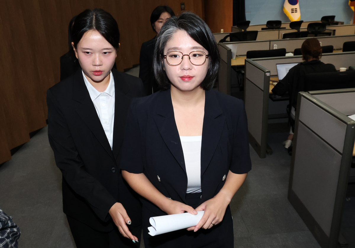 origin_장관후보직사퇴기자회견마친용혜인.jpg